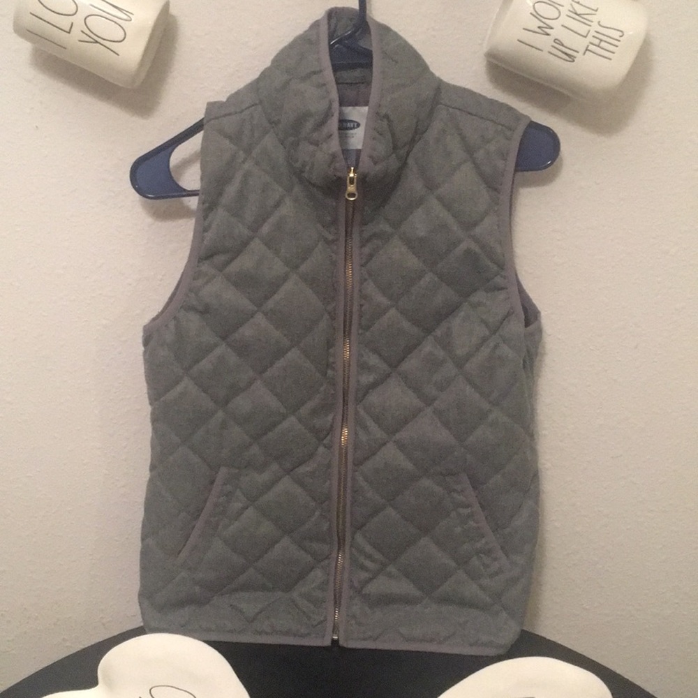 Old navy gray quoted vest